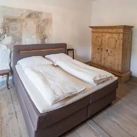 Schloss Schoenberg Apartment *