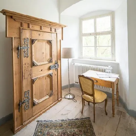 Schloss Schoenberg Apartment Wenzenbach